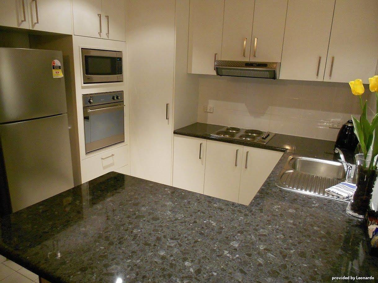 Riverside Apartments Melbourne Room photo